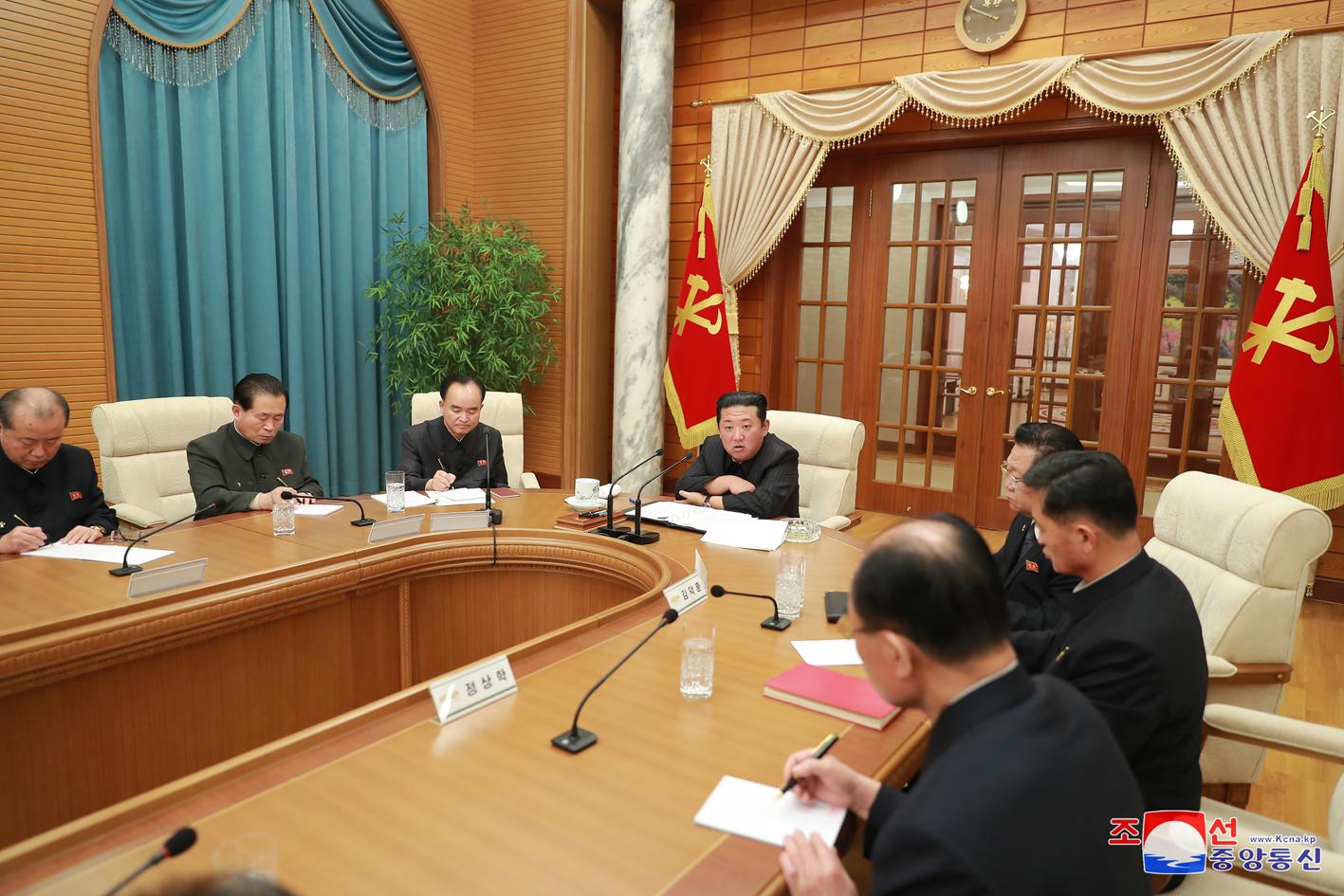  انعقاد الدورة السادسة من اجتماع المكتب السياسي للجنة المركزية الثامنة لحزب العمل الكوري