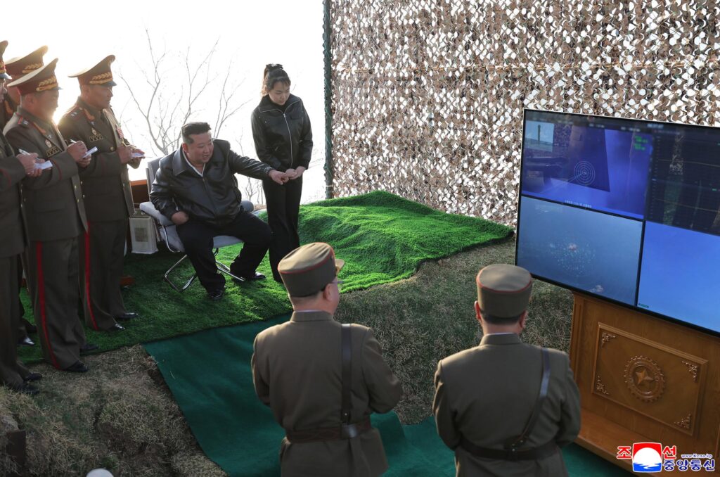 إدارة الصواريخ في جمهورية كوريا الديمقراطية الشعبية تجري تجارب إطلاق صواريخ باليستية تكتيكية